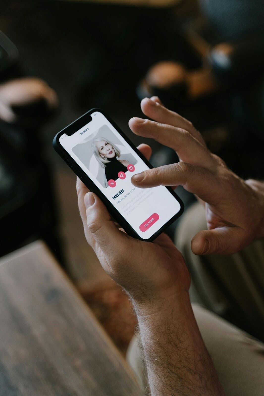 Improve Your Online Dating Profile with These 4 Tips